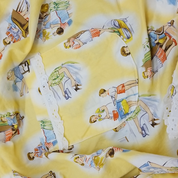 Vintage Hand Crafted 60's Apron - Picture 10 of 11